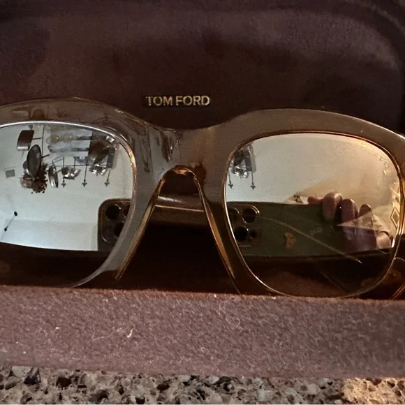 Authentic Tom Ford mirrored lenses sunglasses/ women